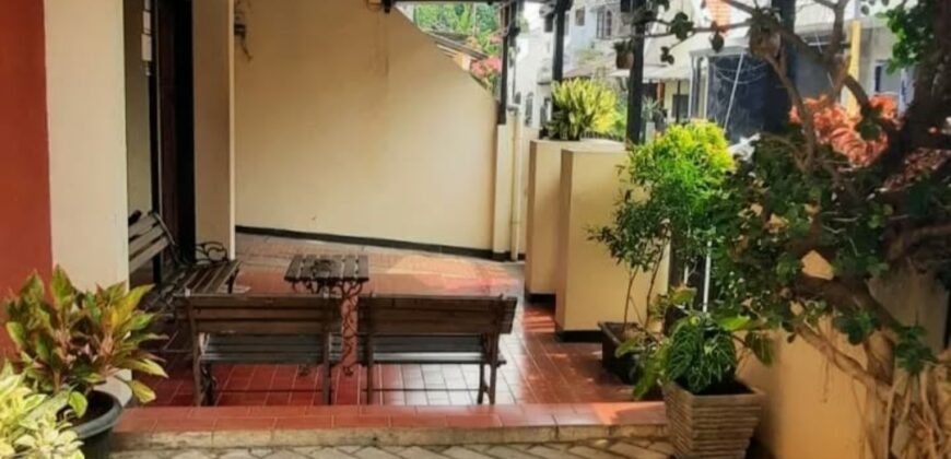 Rumah Terawat Rapih Balai Pustaka Jaktim
